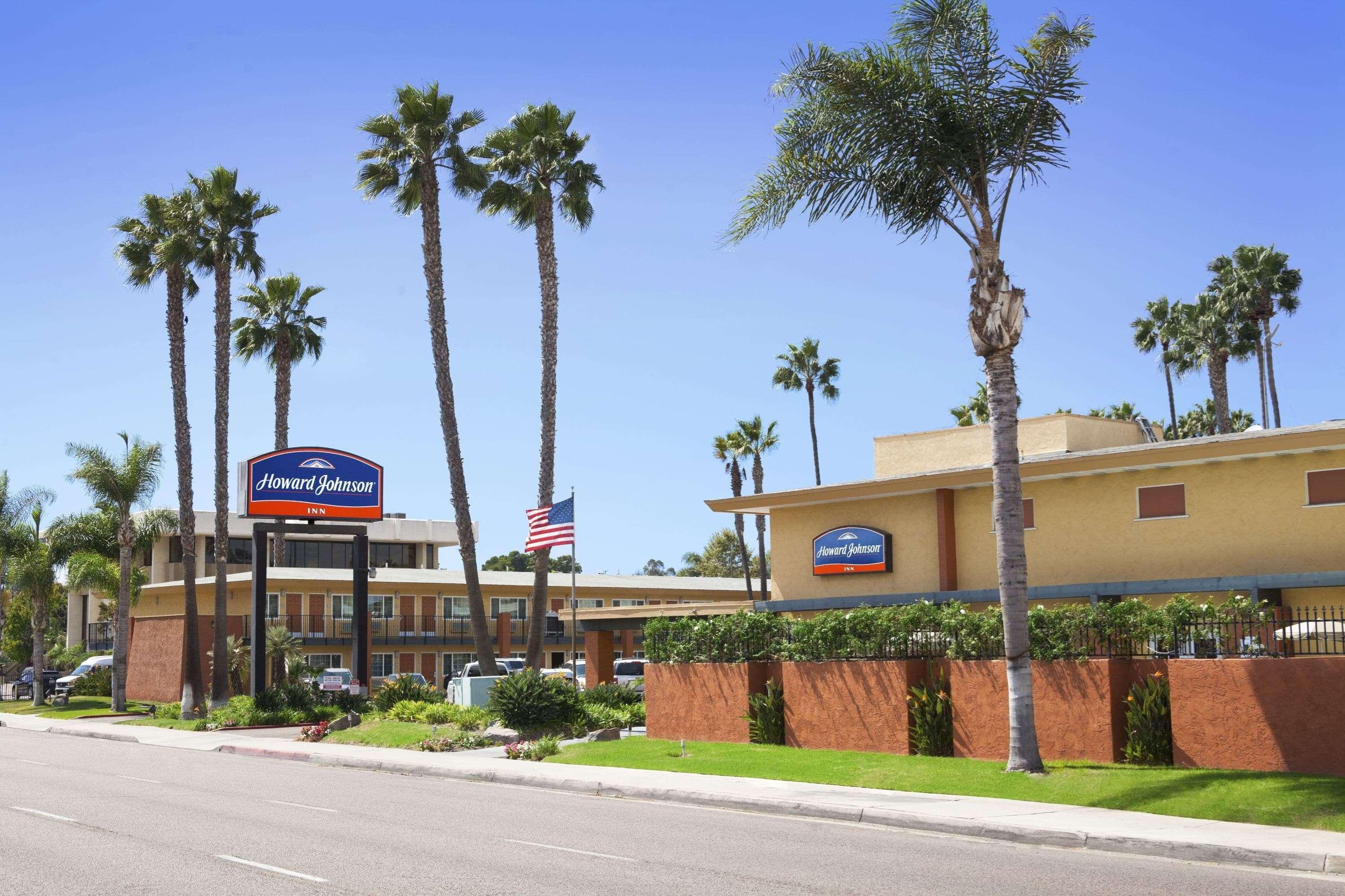Howard Johnson By Wyndham San Diego Sea World Екстериор снимка