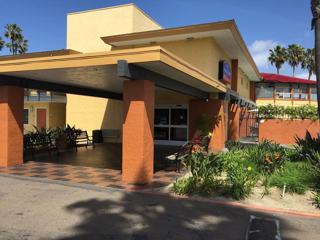 Howard Johnson By Wyndham San Diego Sea World Екстериор снимка