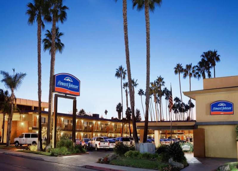 Howard Johnson By Wyndham San Diego Sea World Екстериор снимка