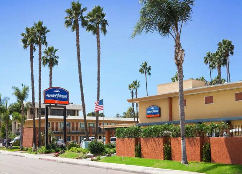 Howard Johnson By Wyndham San Diego Sea World Екстериор снимка